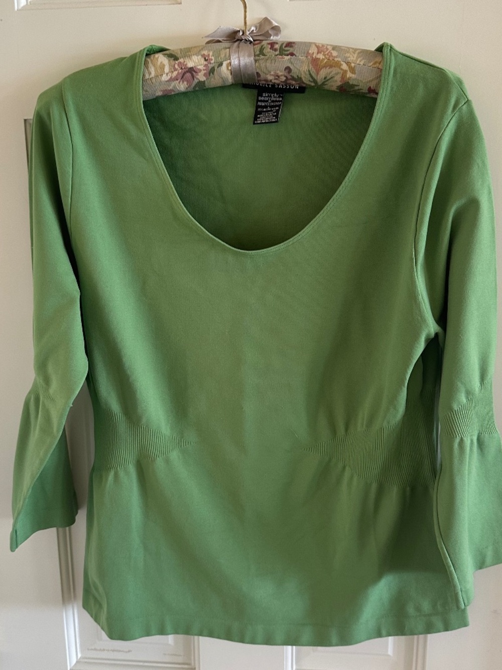 APPLE GREEN MAURICE SASSON SCOOP NECK TOP-L/NWOT